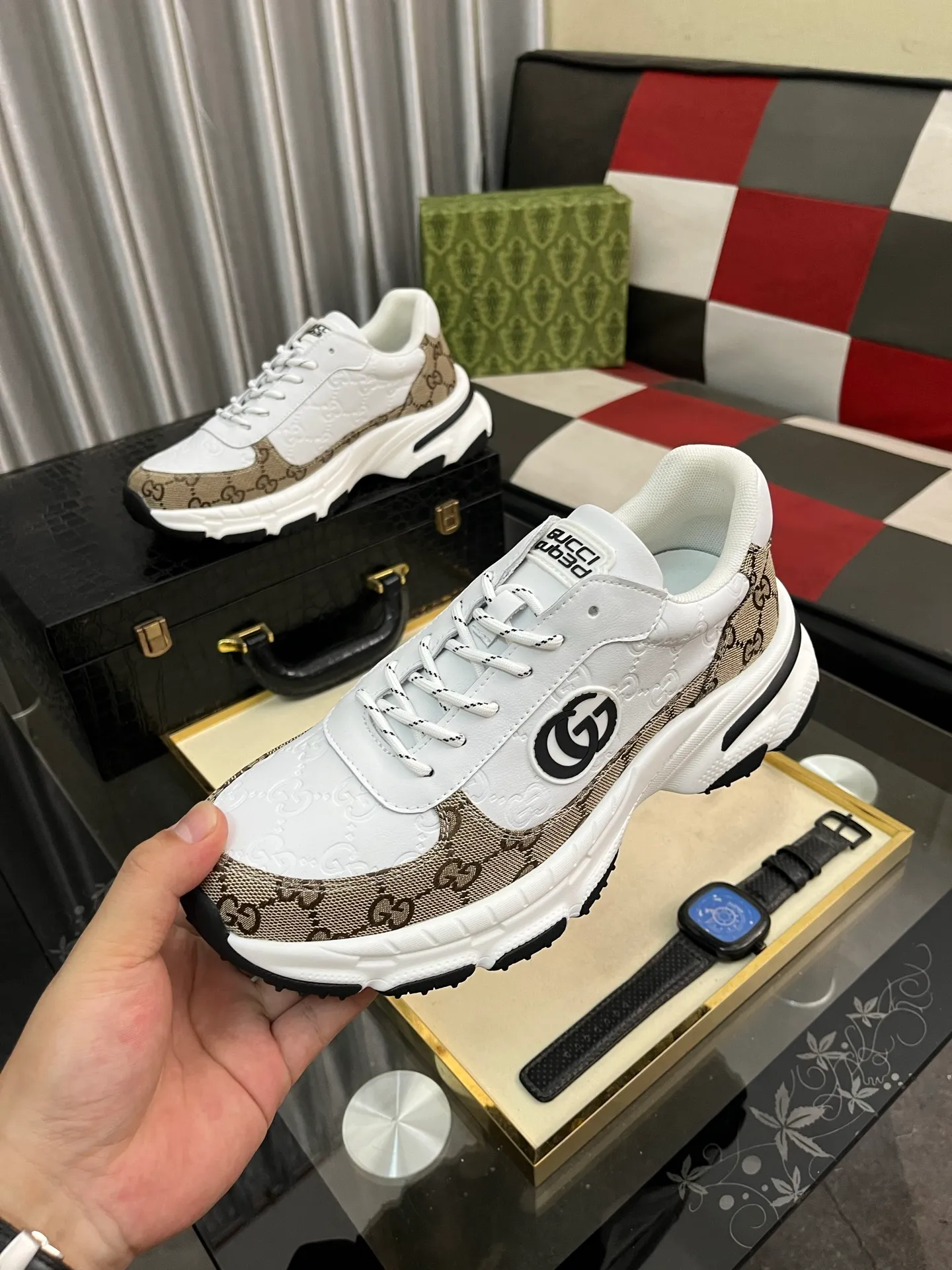 Men's Men's Shoes 💰458⌚️⌚️【GUCCI】Gucci men's latest white shoe series casual shoes! The official website is built 1:1. Upper: Made of imported cowhide, with electric embroidery ➕Inner lining: Made of high-quality first-layer pigskin, soft and comfortable. Picky material selection and exquisite workmanship give you the best enjoyment. Size: 38-44. 3️⃣colors available